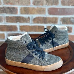 Old Navy- Canvas & Sherpa Sneakers- 6